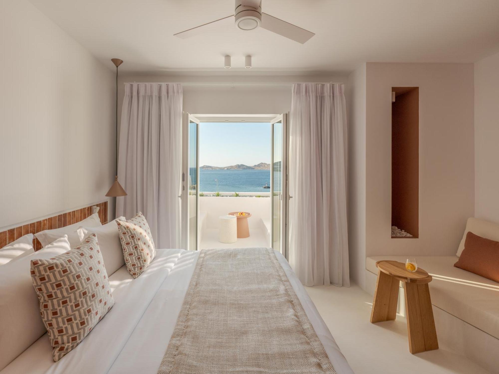 ホテル Aegean Colors Paros ナウサ エクステリア 写真
