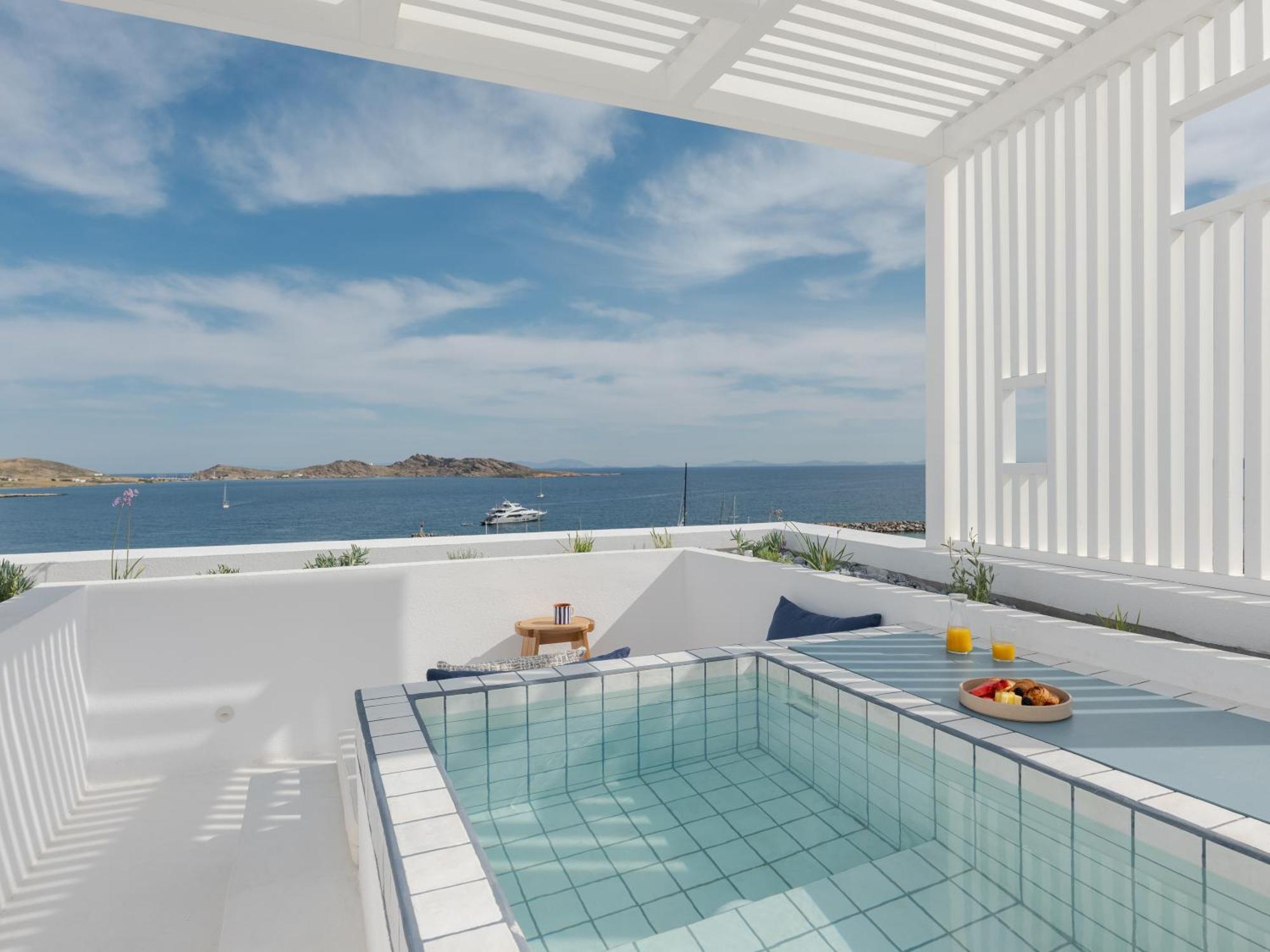 ホテル Aegean Colors Paros ナウサ エクステリア 写真