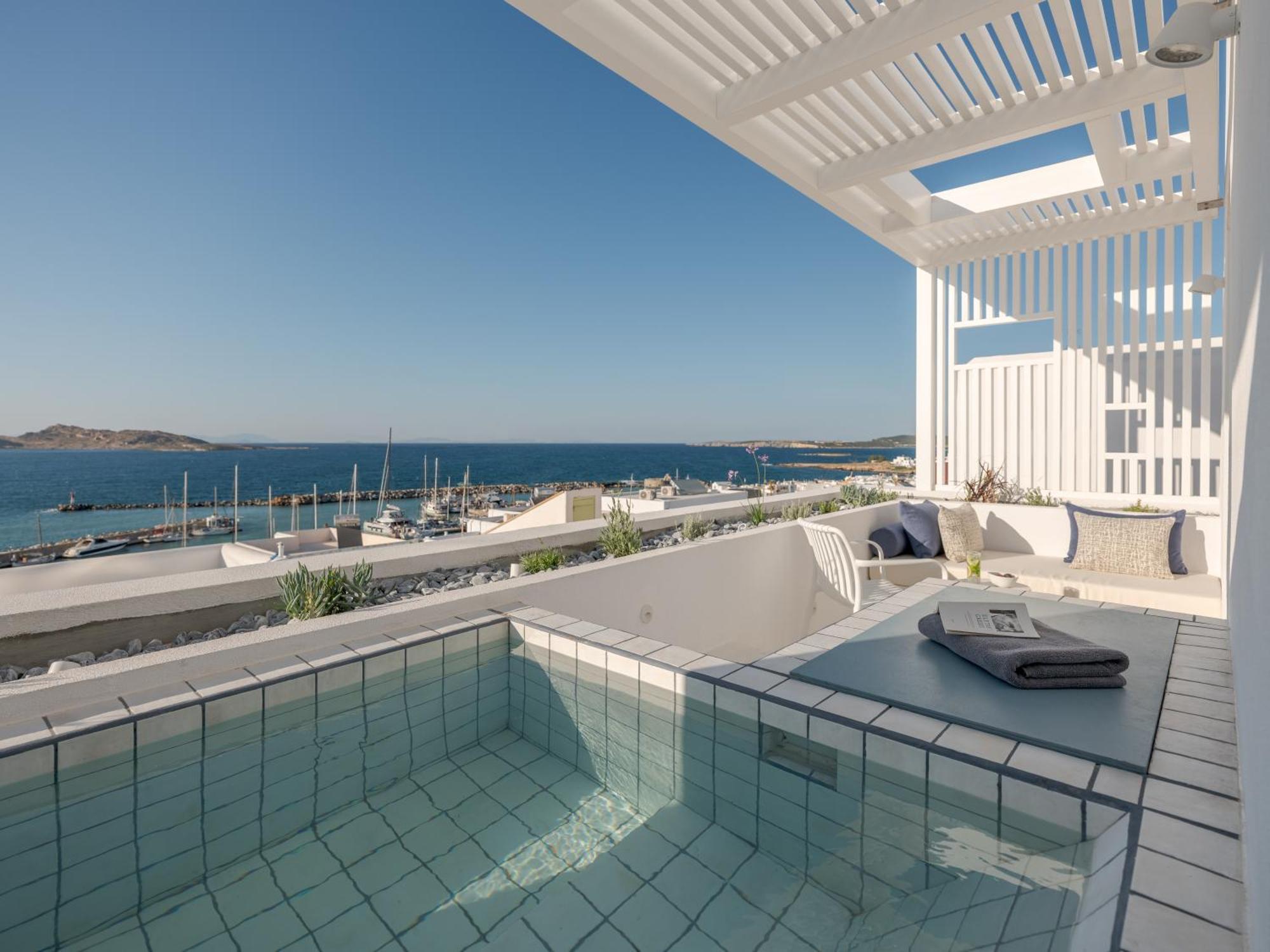 ホテル Aegean Colors Paros ナウサ エクステリア 写真