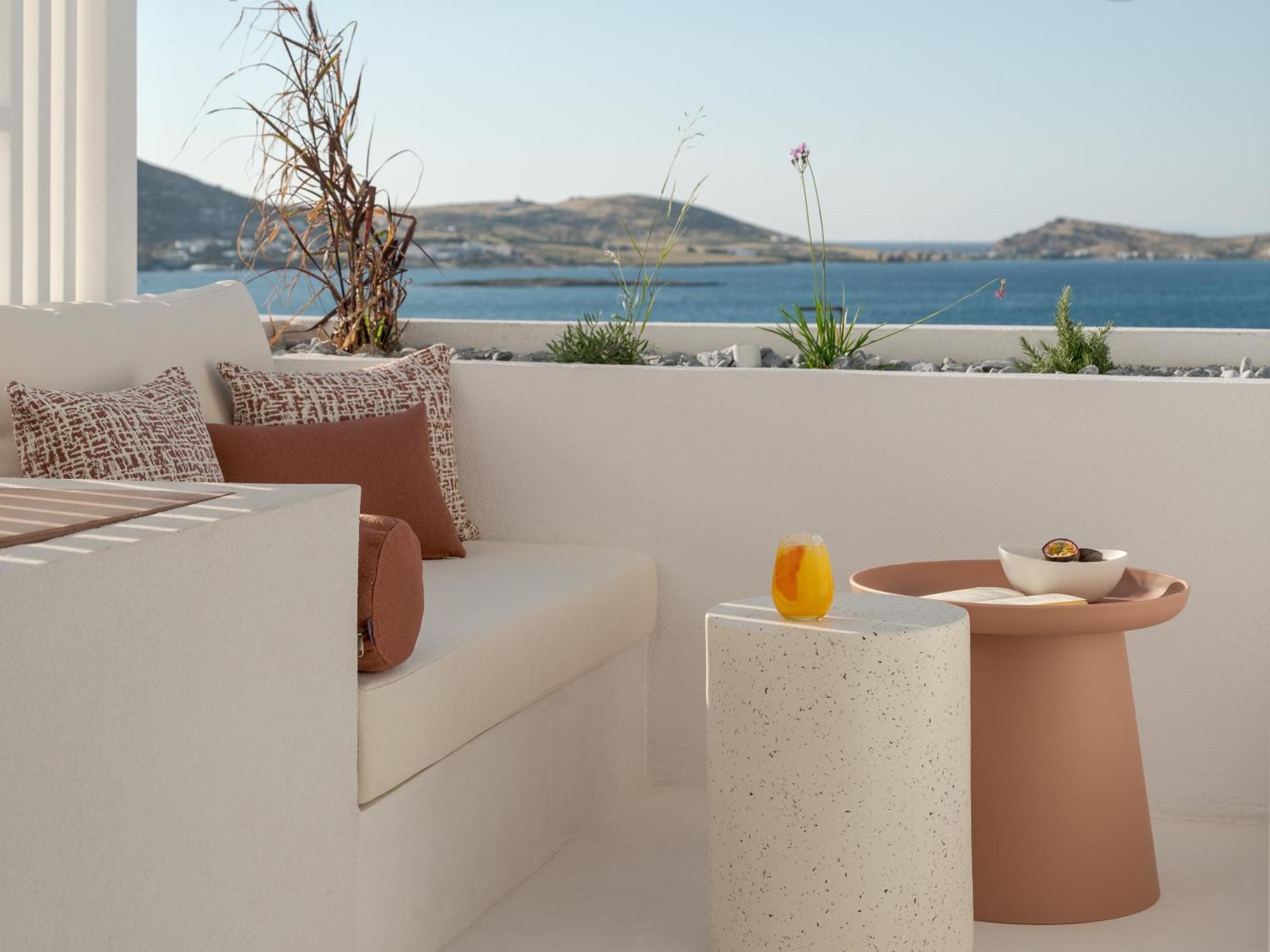 ホテル Aegean Colors Paros ナウサ エクステリア 写真