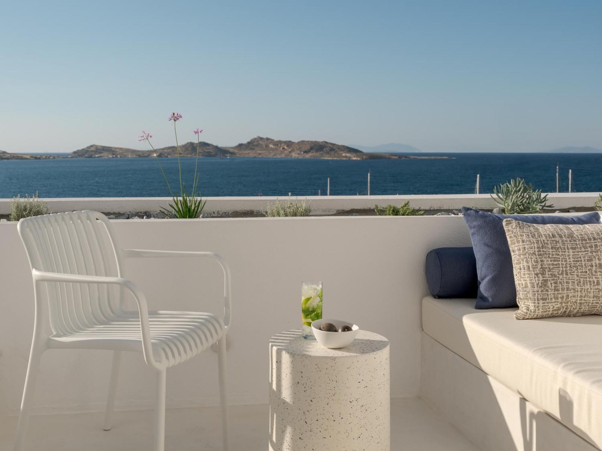 ホテル Aegean Colors Paros ナウサ エクステリア 写真