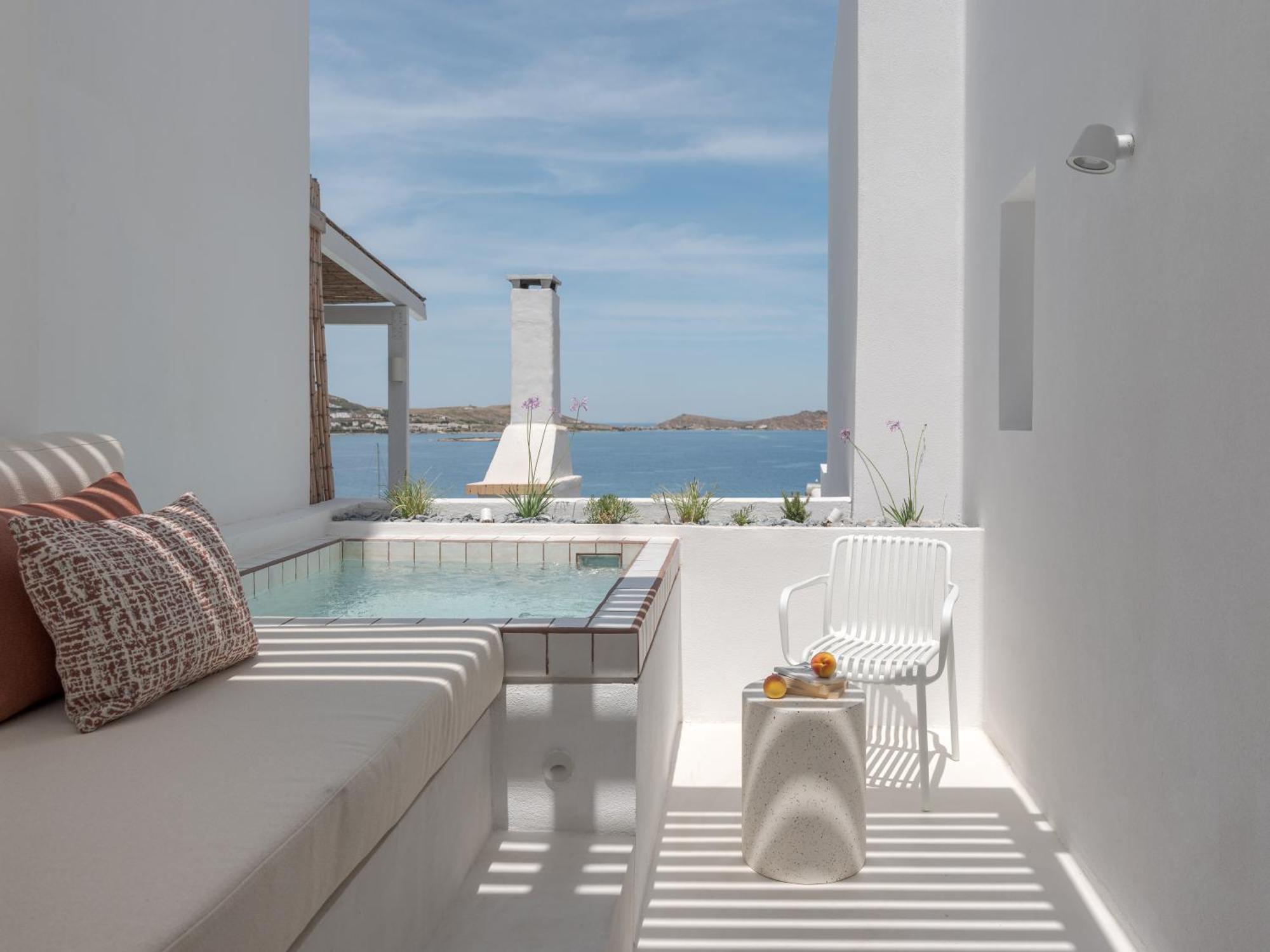 ホテル Aegean Colors Paros ナウサ エクステリア 写真