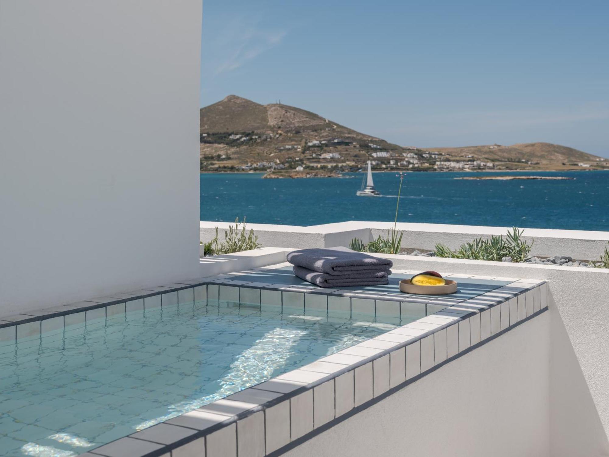 ホテル Aegean Colors Paros ナウサ エクステリア 写真